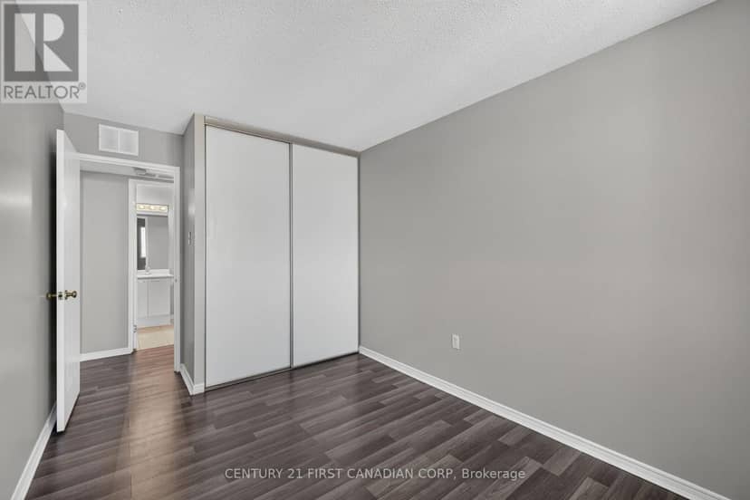 1005 - 30 Chapman Court — photo 25 of 33