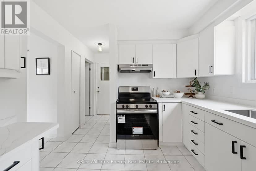 877 Capri Court — photo 16 of 40