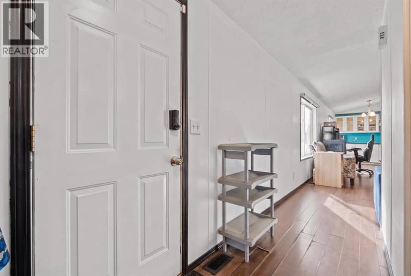 332, 1101 84 Street NE, Calgary, photo 4