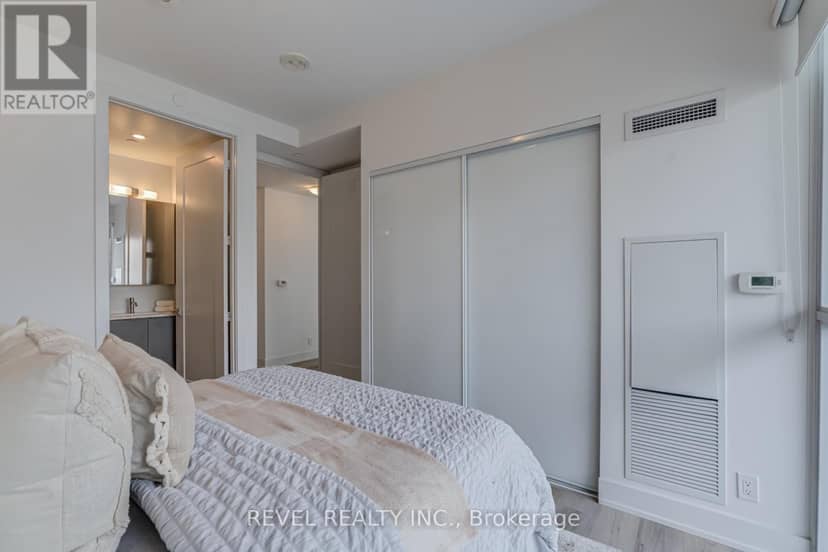 1107 - 11 Lillian Street — photo 15 of 32