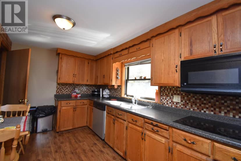 40 BLUE JAY Place, Valley, photo 8