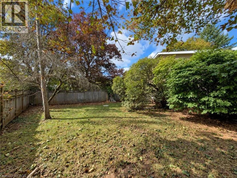 2490 YARMOUTH Crescent — photo 35 of 35