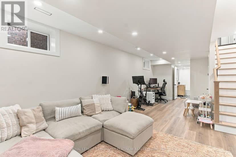 493 Mortimer Avenue — photo 17 of 26