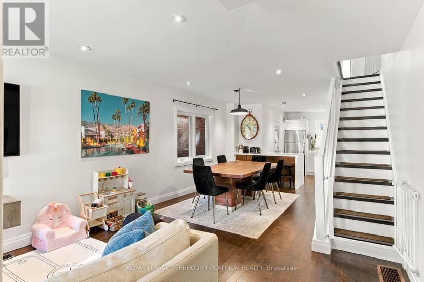 493 Mortimer Avenue, Toronto, photo 2