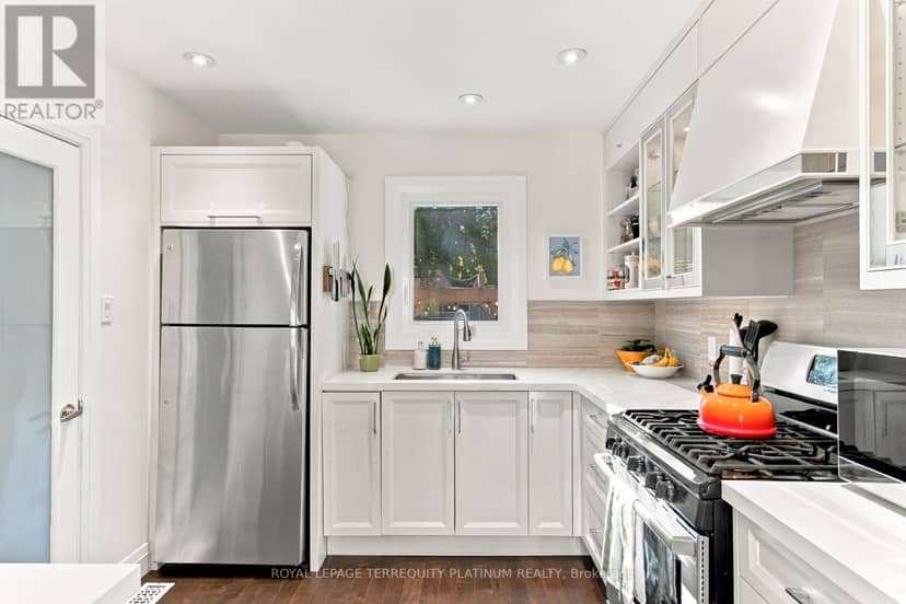 493 Mortimer Avenue — photo 9 of 26