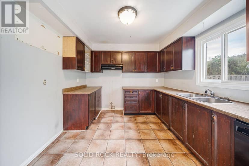 2394 Strathmore Crescent, Pickering, photo 7