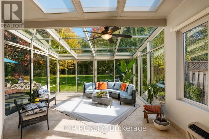 74 Henderson Drive, Whitby, photo 2