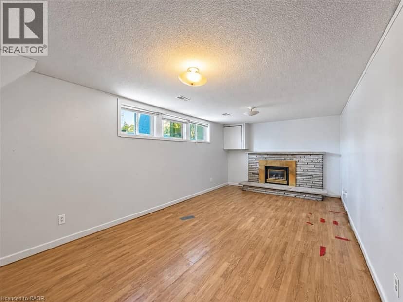 2490 YARMOUTH Crescent — photo 29 of 35