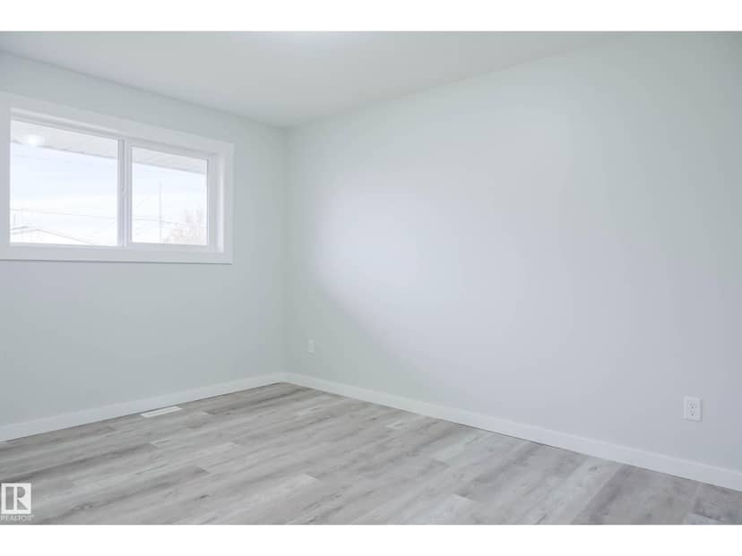 5315 57 ST — photo 18 of 40