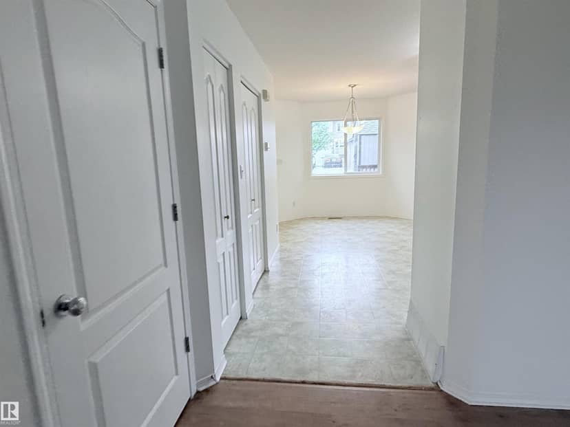 1920 37 AV NW — photo 10 of 40