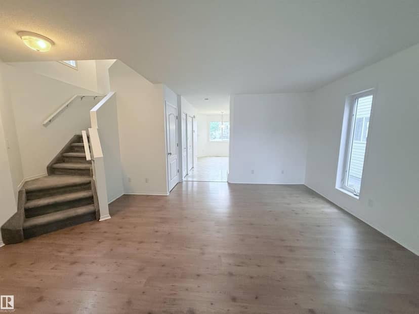 1920 37 AV NW — photo 9 of 40