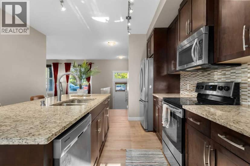 235 Mckenzie Towne Link SE — photo 15 of 40