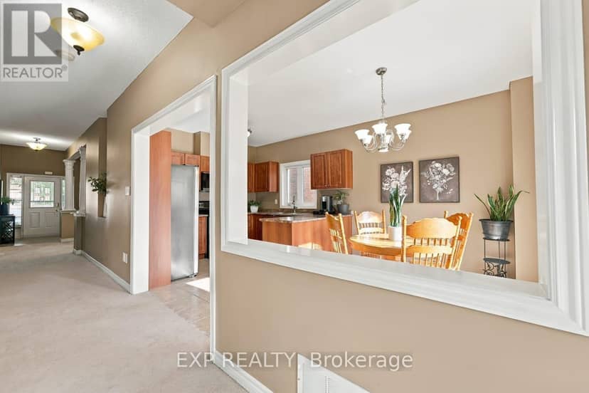 36 Saltzburg Crescent — photo 10 of 40