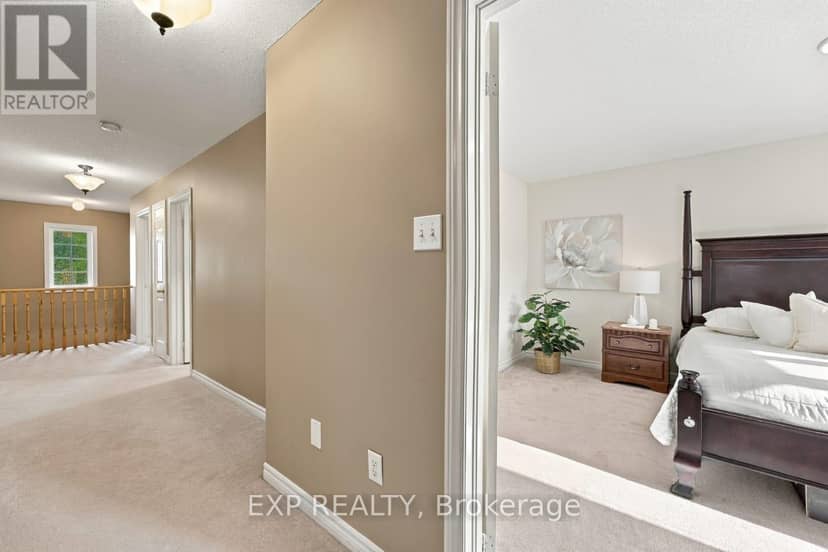 36 Saltzburg Crescent — photo 21 of 40
