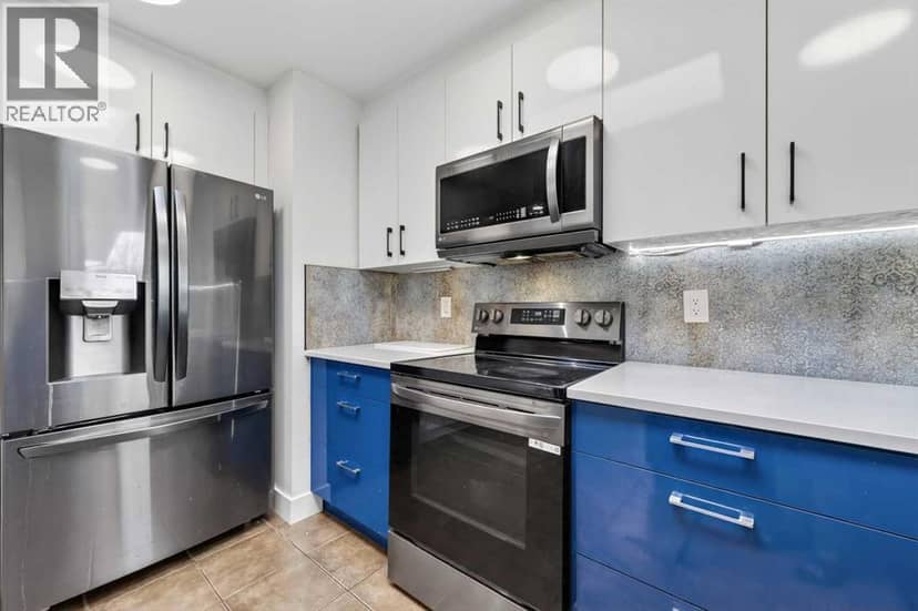 5835 28 Avenue NE — photo 15 of 40