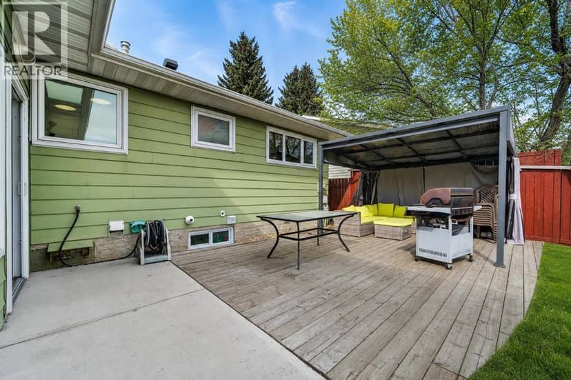 5835 28 Avenue NE — photo 38 of 40