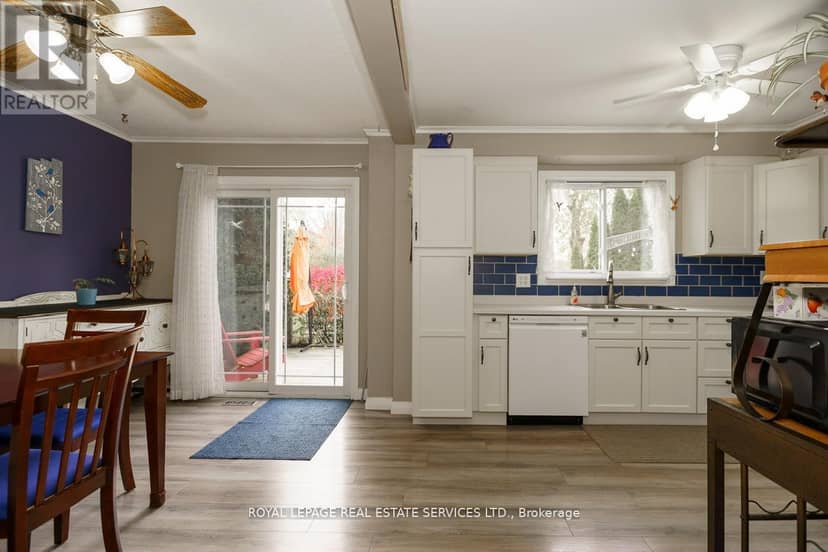 114 Elizabeth Street — photo 12 of 33
