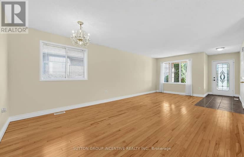 8 Lucas Avenue, Barrie, photo 7