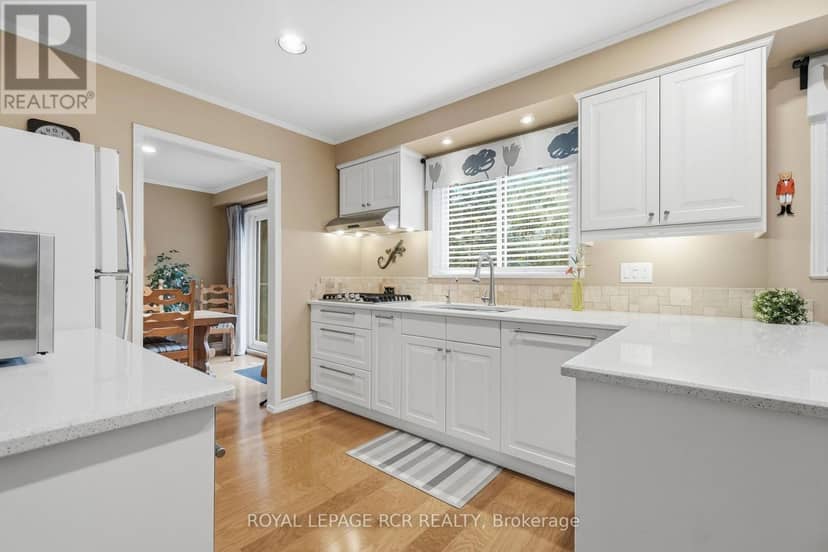 62 Wright Crescent — photo 12 of 40