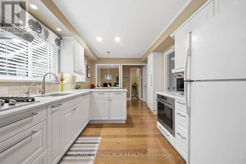 62 Wright Crescent — photo 13 of 40