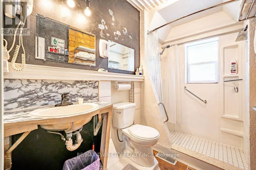 82 Kehl Street — photo 11 of 30