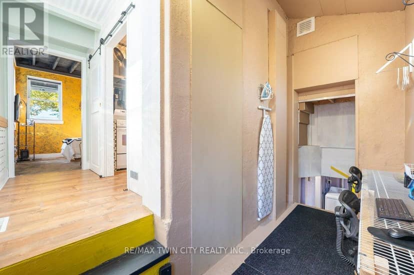 82 Kehl Street — photo 13 of 30