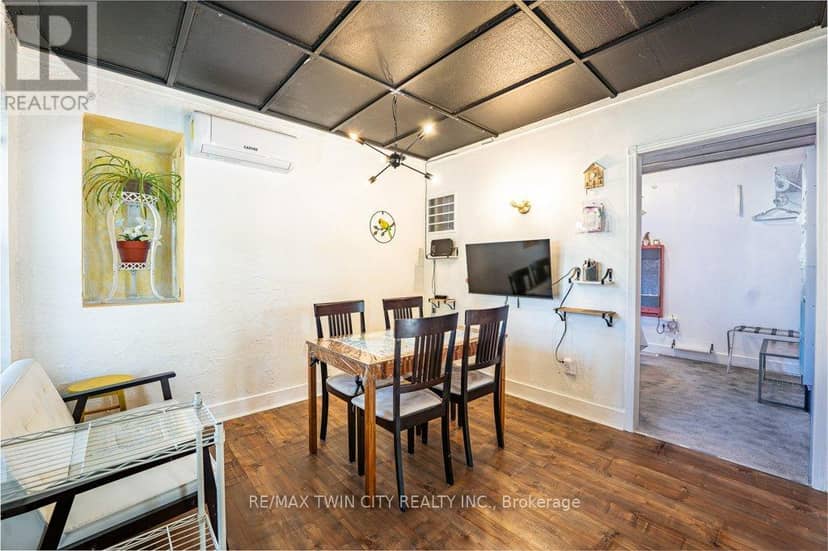 82 Kehl Street — photo 5 of 30