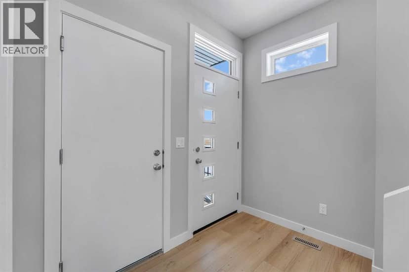 390 South Shore Drive, Chestermere, photo 2