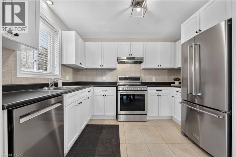28 HOLKHAM Avenue — photo 21 of 40
