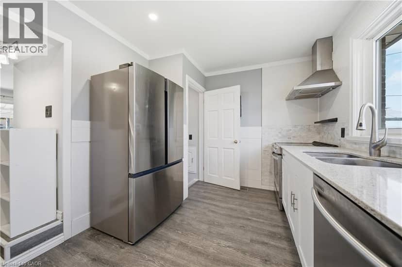 468 HIGHLAND Road E — photo 14 of 36