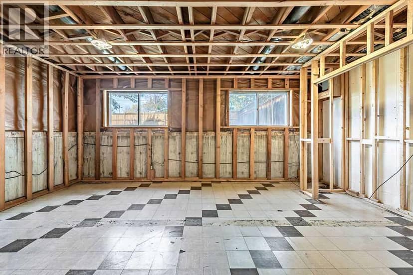 4421 Vissar Crescent NW — photo 27 of 36