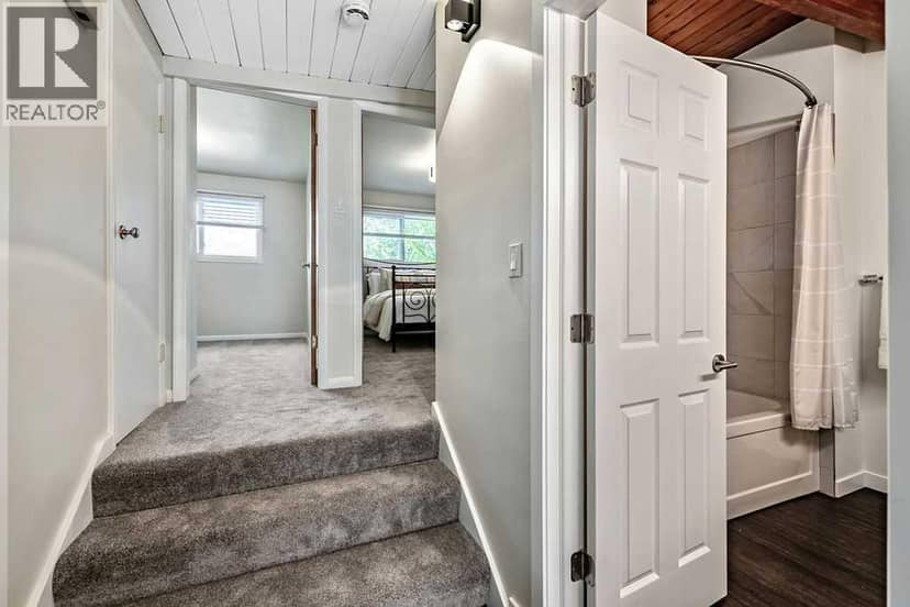 4421 Vissar Crescent NW — photo 18 of 36