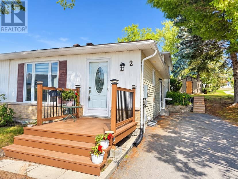 2 Farrell Cres — photo 2 of 35