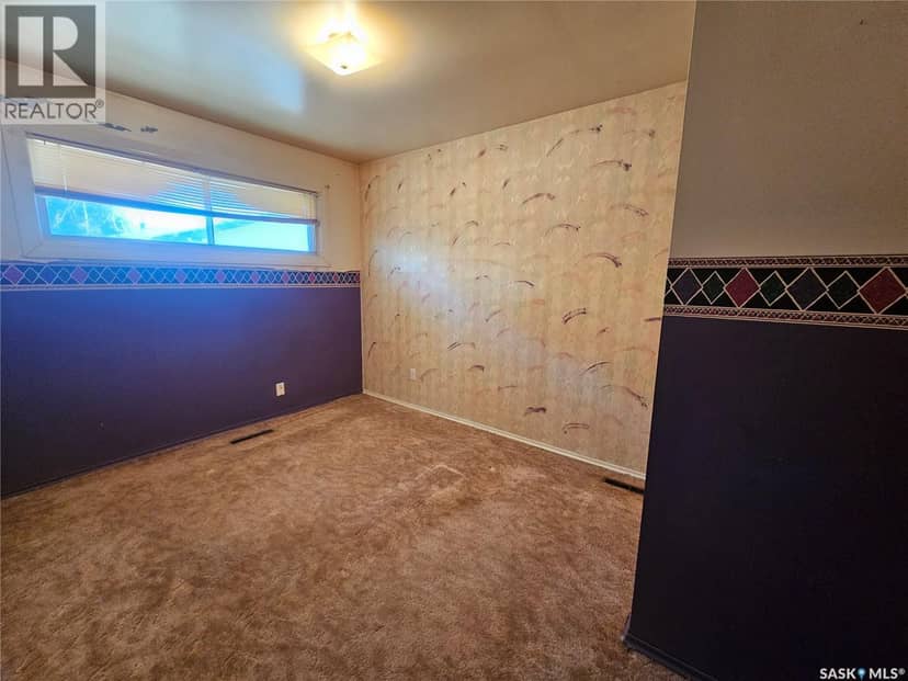 870 11th AVENUE NE — photo 14 of 21