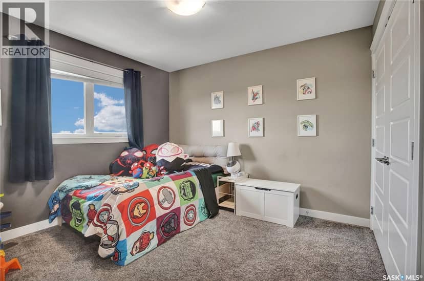 437 Redwood CRESCENT — photo 18 of 32