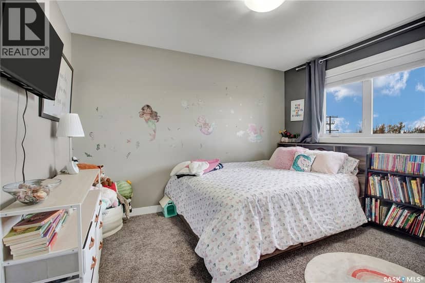 437 Redwood CRESCENT — photo 19 of 32