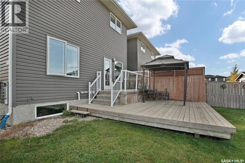 437 Redwood CRESCENT — photo 27 of 32