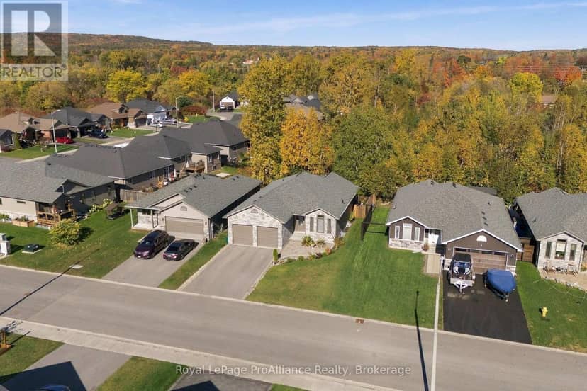 46 Birchmount Street, Quinte West, photo 2