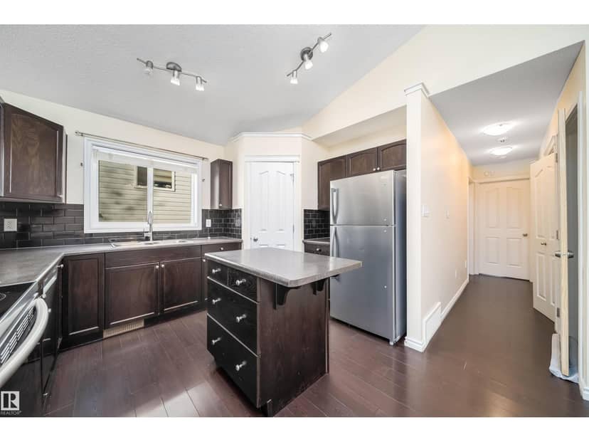 1126 36A AV NW — photo 14 of 40