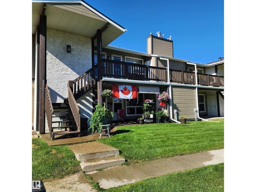 1102 Saddleback RD NW, Edmonton, photo 2
