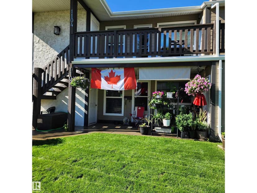 1102 Saddleback RD NW, Edmonton