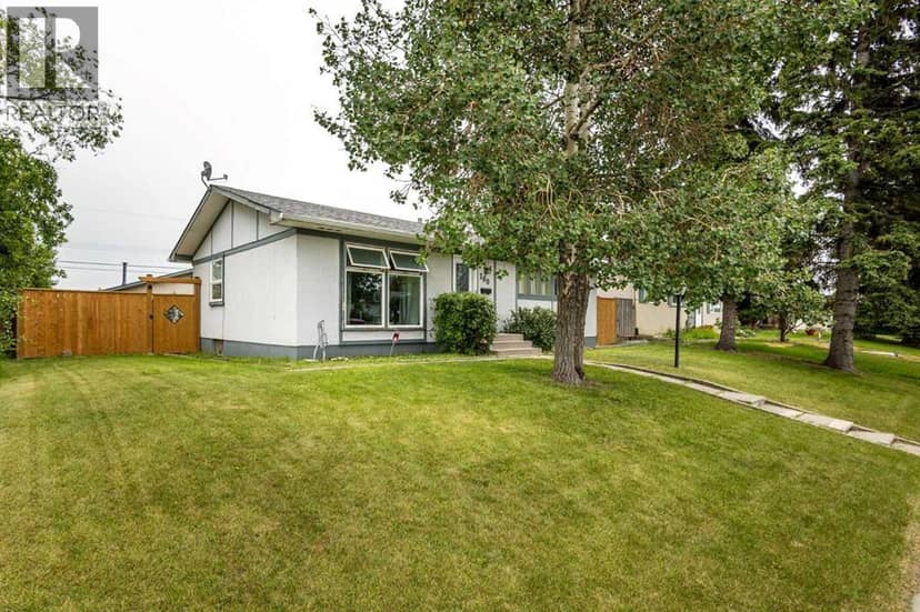 100 Marbrooke Circle NE, Calgary, photo 2