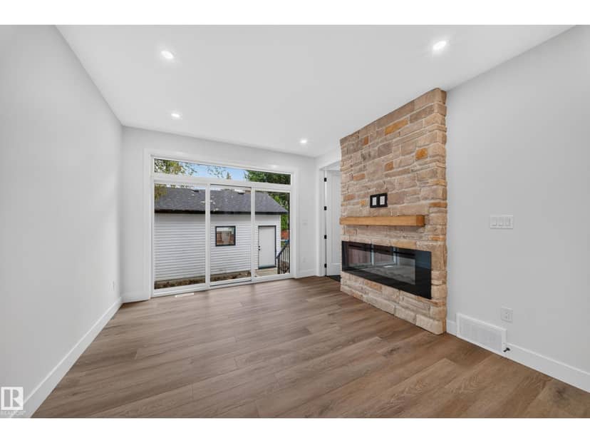 14610 85 AV NW — photo 9 of 40