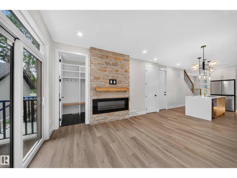14610 85 AV NW — photo 10 of 40