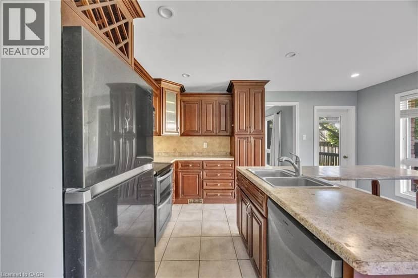 39 LINDA Drive — photo 9 of 40