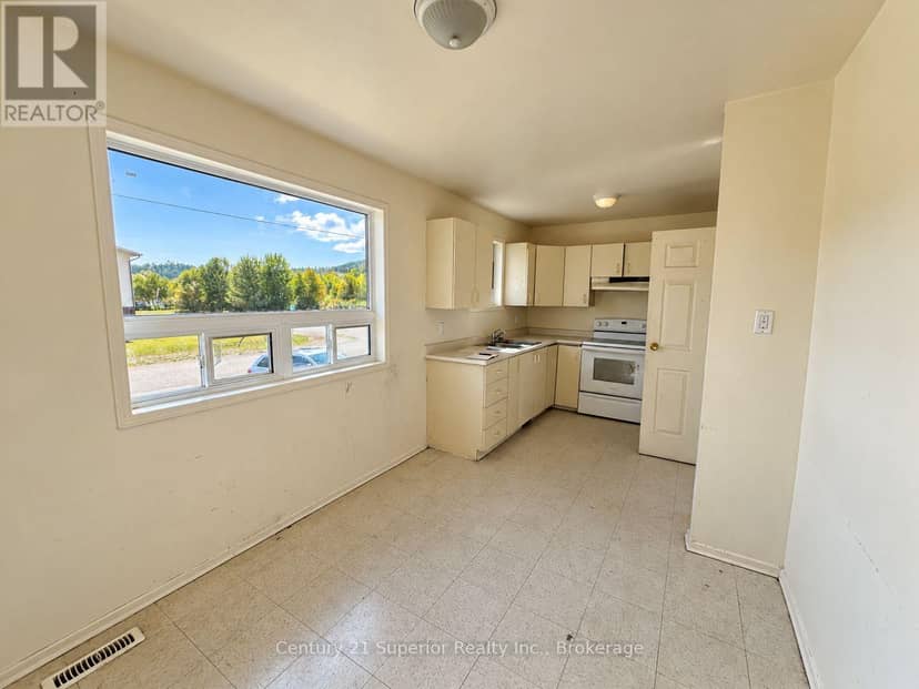 107 Simon Street, Schreiber, photo 8