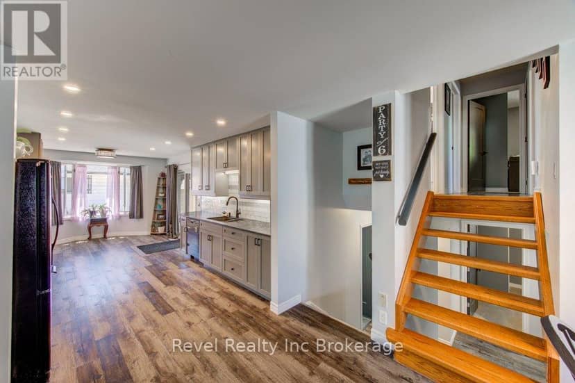 355 Oxford Avenue — photo 11 of 40