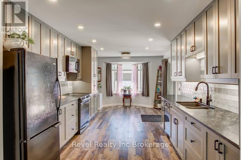355 Oxford Avenue — photo 14 of 40