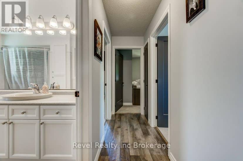355 Oxford Avenue — photo 20 of 40