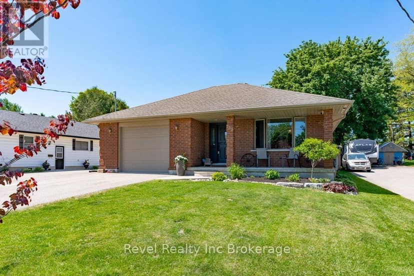 355 Oxford Avenue, Ingersoll, photo 3